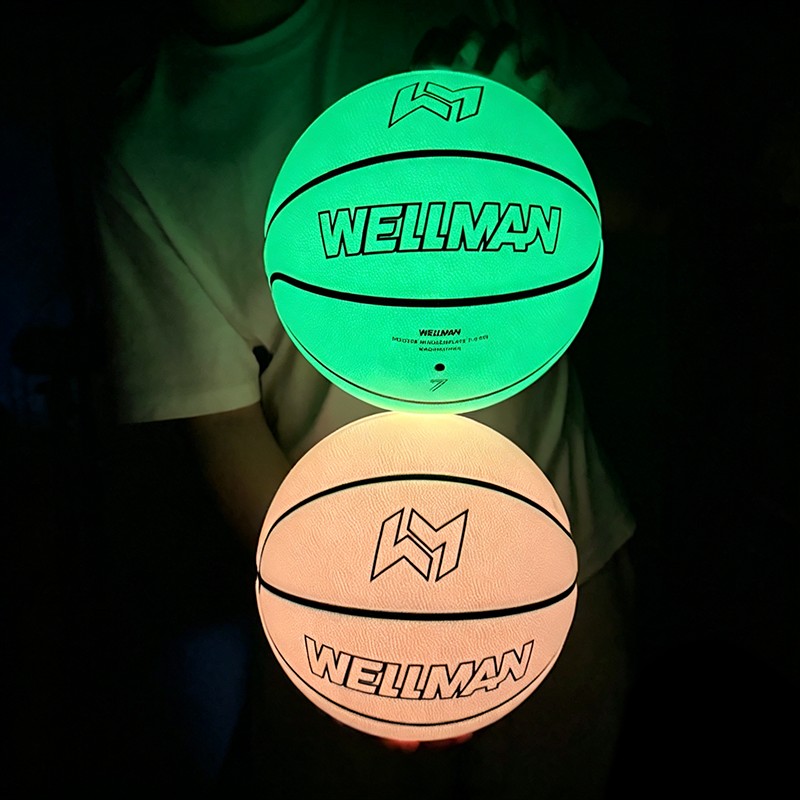 Leuchtender LED-Basketball für jugendliche Jungen: Coole nächtliche Ballspielgeschenke zum Geburtstag, Weihnachten, Ostern – im Dunkeln leuchtendes Sportspielzeug – Outdoor-Gummiball der Größe 7 für Jungen und Mädchen