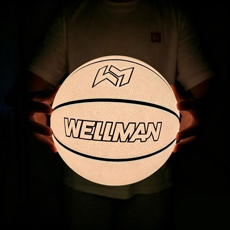 Leuchtender LED-Basketball für jugendliche Jungen: Coole nächtliche Ballspielgeschenke zum Geburtstag, Weihnachten, Ostern – im Dunkeln leuchtendes Sportspielzeug – Outdoor-Gummiball der Größe 7 für Jungen und Mädchen